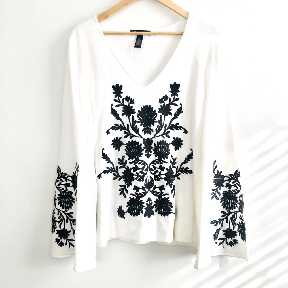 INC International Concepts White and Black V-Neck Sweater